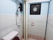 Cozy Middle Room Available @ Desa Petaling