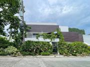 Cozy Modern Tropical Home For Sale in Merville Park,...