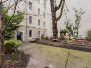 Cozy & quiet 2 room appartment with roof top terrace in...