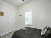 Cozy Renovated Room • 5 Star Former Airbnb •...