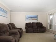 Cozy Rental House in Redbank Plains Ideal for Peaceful...