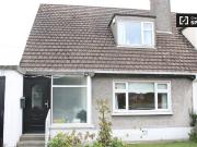Cozy room to rent in a 3 bedroom house in Crumlin, Dublin