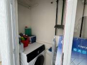 Cozy single bedroom in modern apartment close to the...