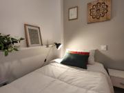 Cozy single bedroom well connected to the city center