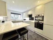 Rental! Studio apartment for rent in Portarlington Road,...