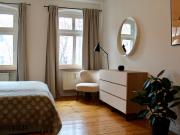 Cozy & stylisch 3 room apartment central & quite in Mitte!