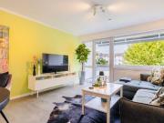 Cozy & Stylish Stay Near Downtown with Balcony & View....