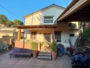 Cozy twin bedroom in independent house with spacious...