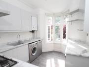 Cranley Gardens, Palmers Green, 2 Bedroom Flat