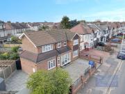 Craven Gardens, Barkingside, Ilford IG6, 4 bed detached...
