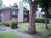 Crecent Heights walk downtown with garage