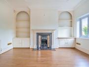 Crescent East, Barnet EN4, 3 bed flat to rent, £2,600...