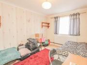 Crescent Road, Barnet EN4, 2 bedroom flat to rent...