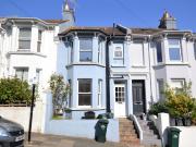 Crescent Road, Brighton BN2, 5 bed terraced house to...