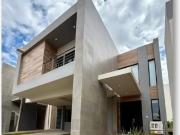 CRETA RESIDENCIAL CASAS EN VENTA ULTIPA ETAPA ZONA DORADA