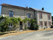CREUSE Deux belles maisons en pierre, l'une...