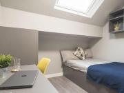 Cromwell Range, Manchester M14 1 bed in a flat share to...