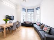 Cromwell Road, London SW7, 2 bed flat to rent, £3,207...