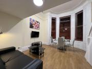 Cromwell Road, London SW7, 2 bed flat to rent, £3,207...