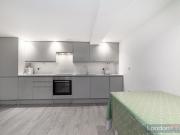 Crossford Street, London SW9, 2 bed flat to rent, £1,975...