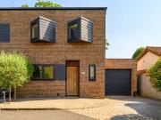 Croyde Gardens, Gamston, Nottingham NG2, 4 bed town...