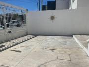 Csa amplia en esquina. Ubicacion Privilegiada