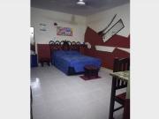 Cuarto con baño privado y clima