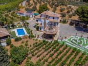 Cubo's Villa Fina & Minigolf included