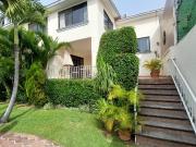 CUERNAVACA, CASA EN VENTA CON ALBERCA