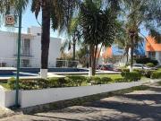 CUERNAVACA CASA EN VENTA CON SEGURIDAD JARDÍN Y ALBERCA