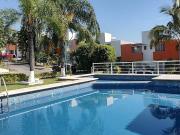 CUERNAVACA CASA EN VENTA CONDOMINIO CON JARDÍN Y ALBERCA