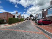Cumbaya cerca USF vendo casa dentro de conjunto Residencial