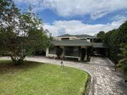 Cumbaya Hermosa casa en Renta 600m2 3 garajes