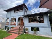 Cumbaya Primavera 2 Se Vende Amplia Casa Ideal Para...