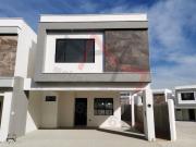 Cumbres casa de dos pisos