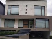 CUMBRES DE SANTA FE, CASA CON JARDÍN, EN VENTA