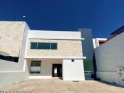 Cumbres del Lago casa de 3 recamaras en VENTA RAH3736