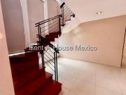 Cumbres del Lago casa de tres niveles en VENTA RAH4