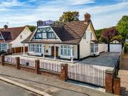 Curtis Road RM11, 4 bed bungalow to rent, £3,500 pcm |...