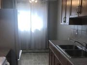 Cute 1 Bed 1 bath condo near the university heat water...