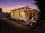 Cute And Private Cottage In A Prime Location