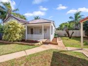 CUTE CHARACTER that has it ALL! CUTE CHARACTER that has it ALL!