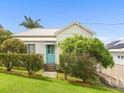 Cute Cottage. Big View