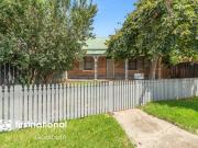 CUTE COTTAGE CLOSE TO THE CBD