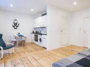 Cute & cozy studio apartment, centrally located in...