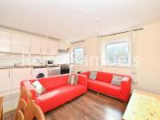 Cyclops Mews, London E14 5 bed terraced house to rent...