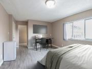 D19 Hoover House 3036 South Hoover Street 3 Bedroom