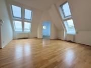 Dachgeschoss Turm Wohnung mit 5 Meter Raumhöhe | ca....