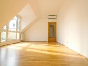 Dachgeschoss Wohnung in 1060 | Klimaanlage | Balkon in...