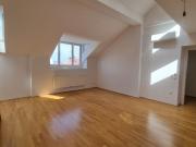 Dachgeschoßwohnung, 3 Schlafzimmer, Nähe Votiv Kirche...